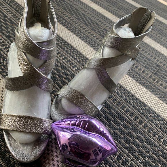 DKNY silver heel - Picture 4 of 4